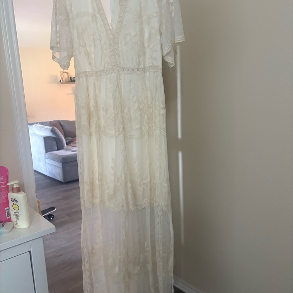 Elegant Cream Maxi Dress